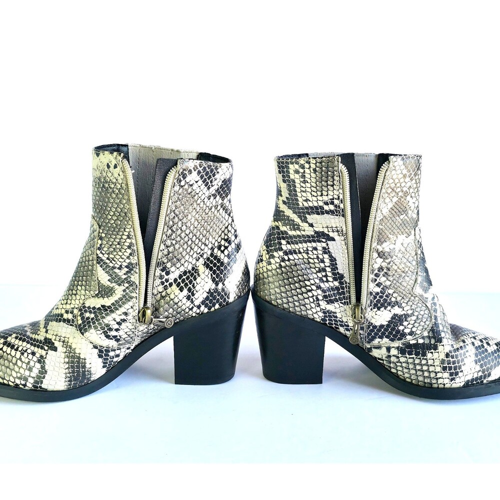 BLONDO Que Waterproof Leather Snake Print Heeled Booties Cream Black Sz 6 B7120 - Picture 8 of 13